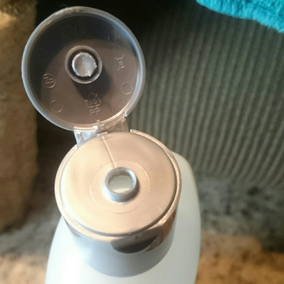 Free Cocoa Butter Lotion👝 - Picture 6 of 6